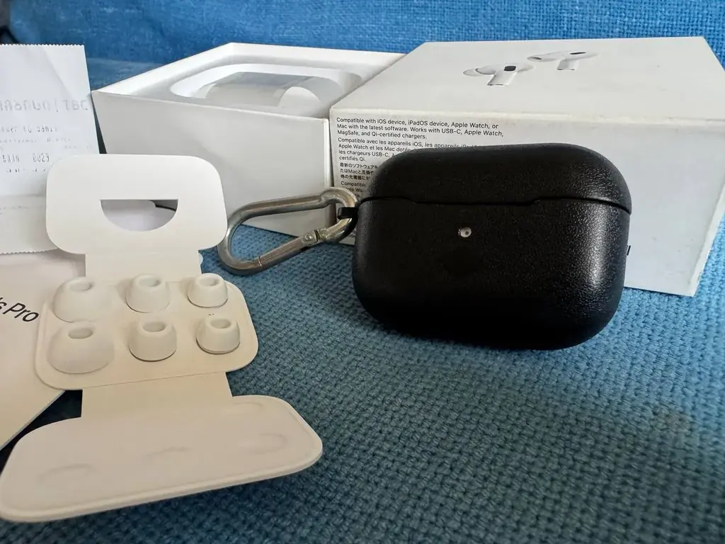 Продам AirPods Pro 2, USB-C (Type-C).