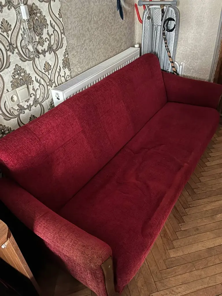 Отдам диван бесплатно! Отдаем в связи с тем, что он уже староват и хозяева решили заменить на однос…