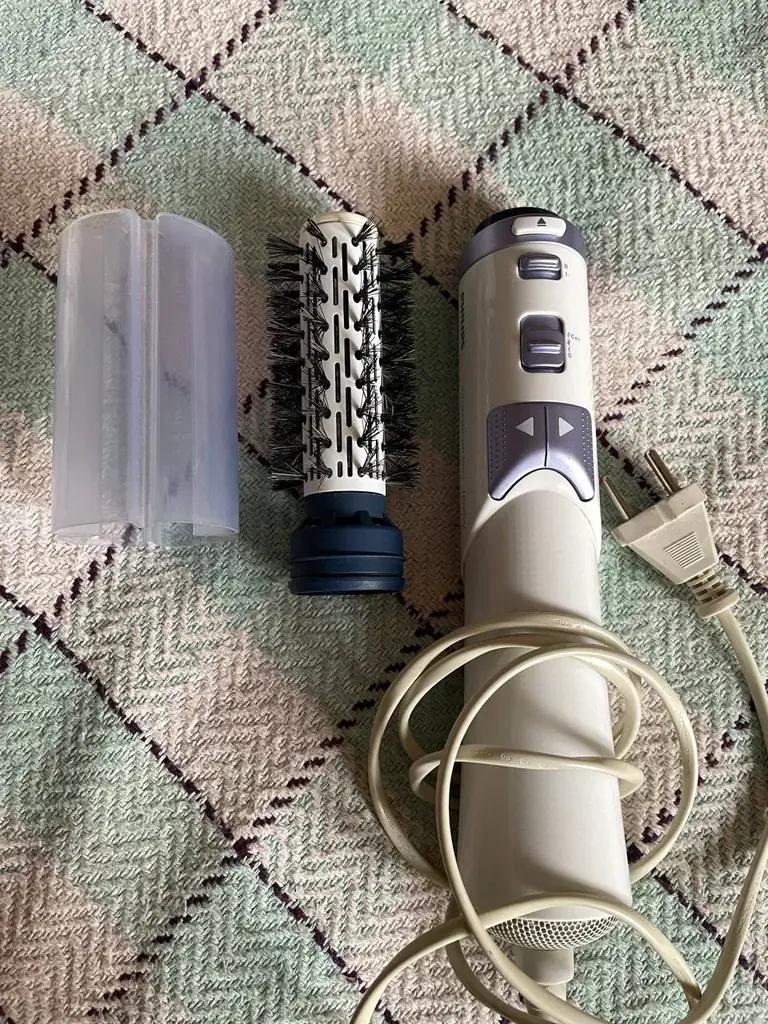 Продаю фен-щётку Philips VolumeBrush Ionic.