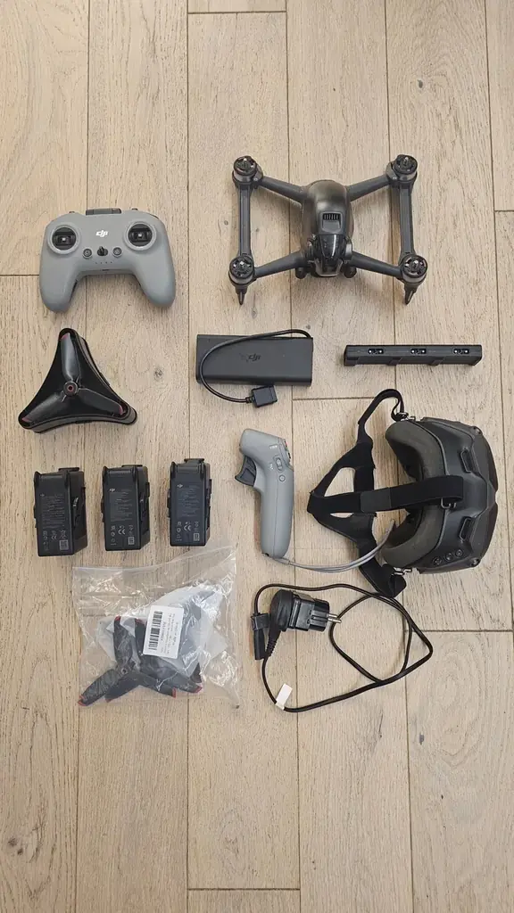 Продается коптер DJI FPV