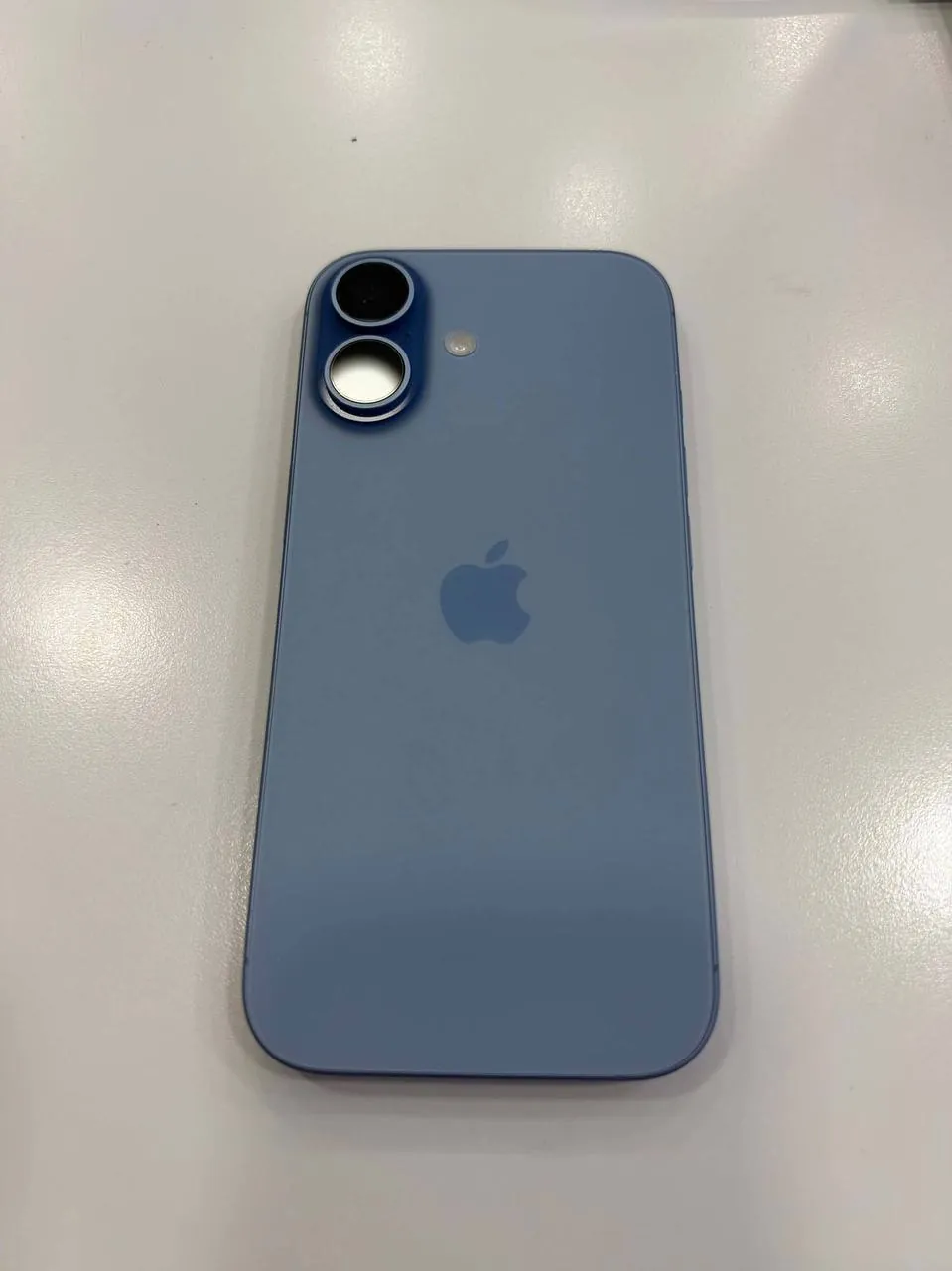 Продаю iPhone 17 256GB куплен месяц назад. Состояние нового, 2 года гарантии. Акб 100% | 36 циклов …