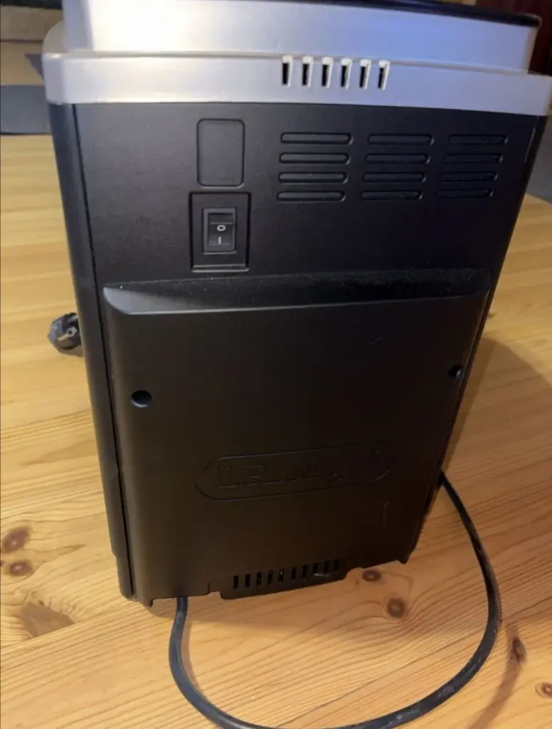 Продаю кофемашину Delonghi