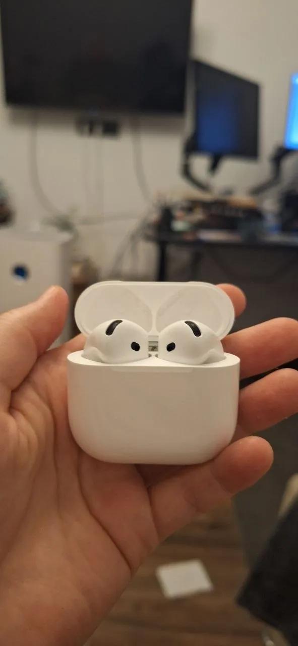 Продам наушники Apple airpods 4, с активным шумоподавлением