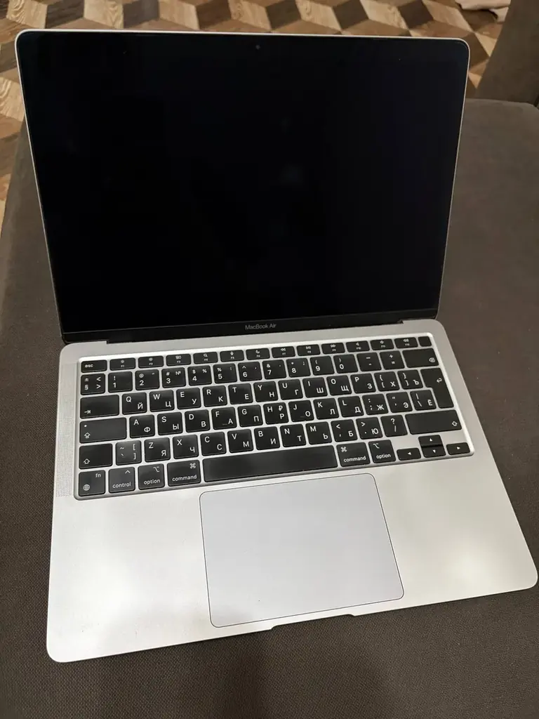 Продаю MacBook Air 13″ M1 (2020), потому что взял новый.