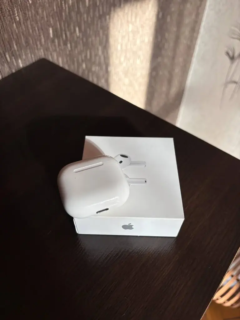 продам airpods 4