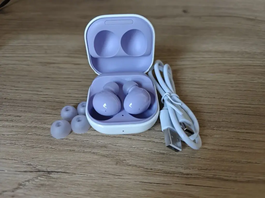 1. Беспроводные наушники Samsung Galaxy Buds 2, фиолетовые — 170 лари