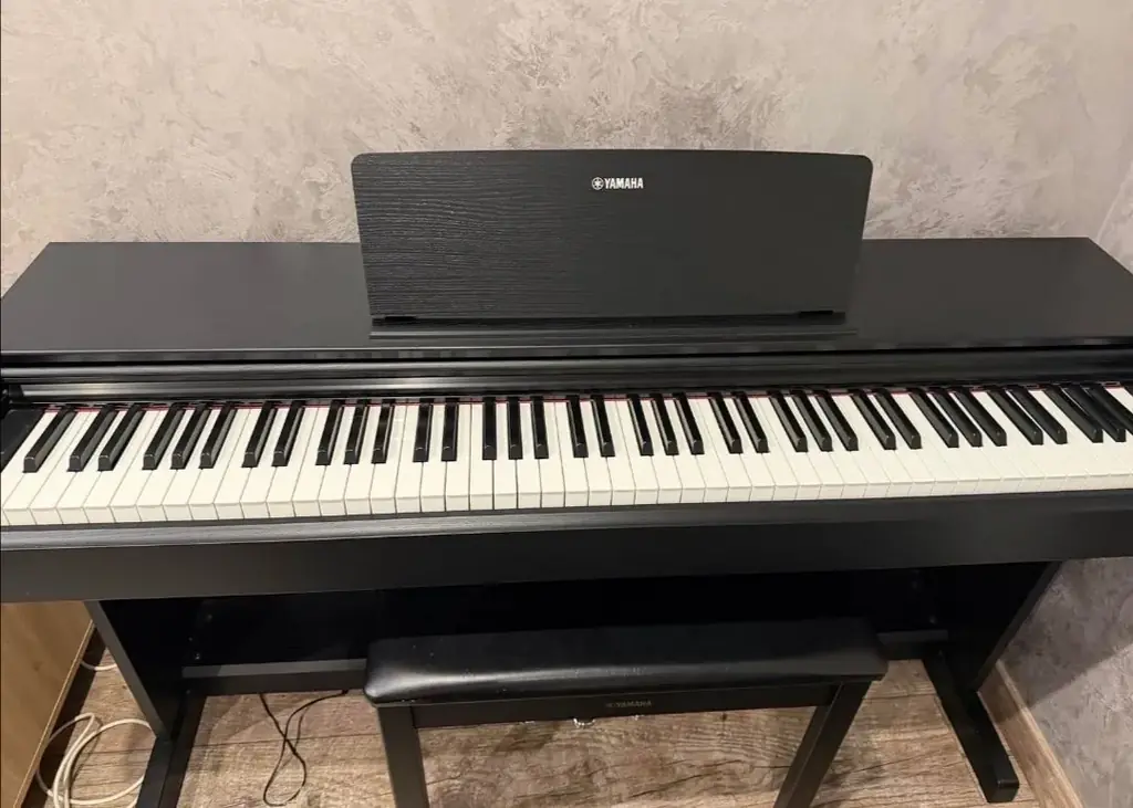 Продам Электро пианино YAMAHA, в идеальном состоянии, всё работает. Красивое, в чёрном цвете, без ц…