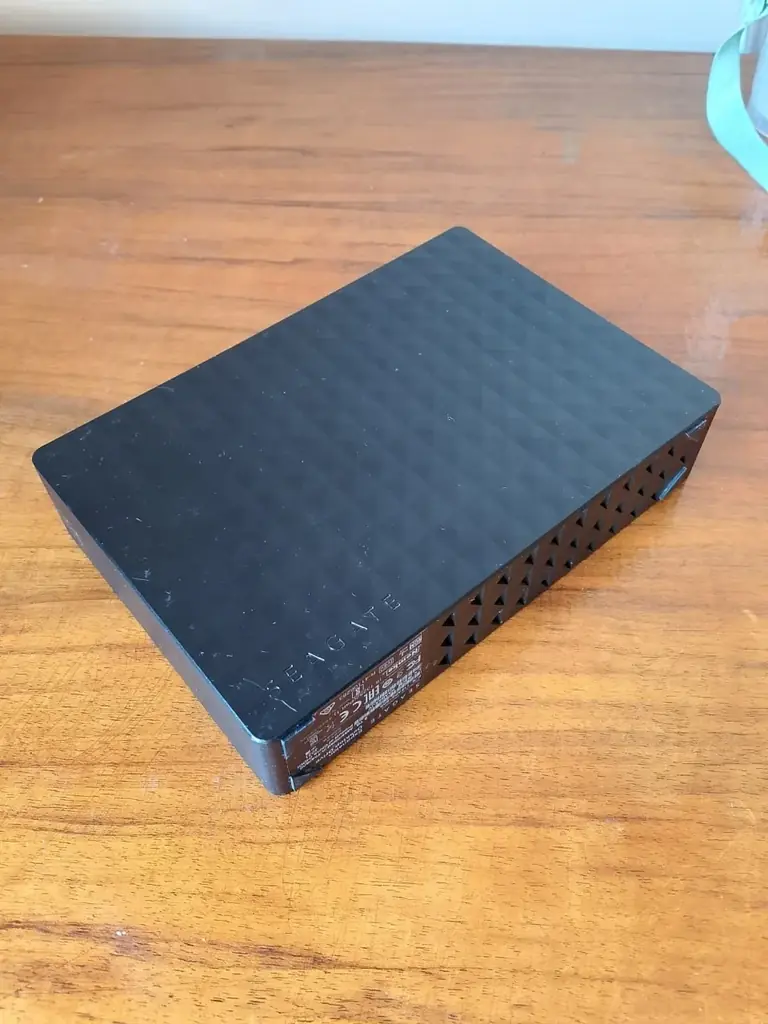 Внешний жесткий диск Seagate 8 Тб. В полностью рабочем состоянии, использовался мало. Отформатирова…