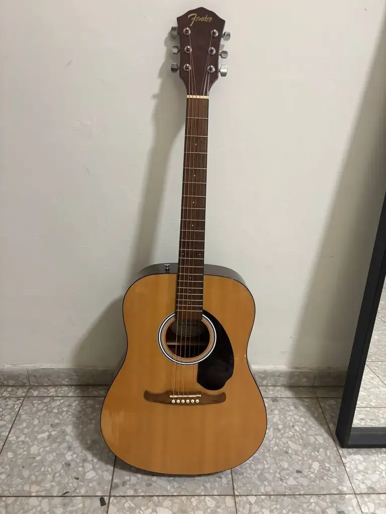 Продаю гитару fender в идеальном состоянии
