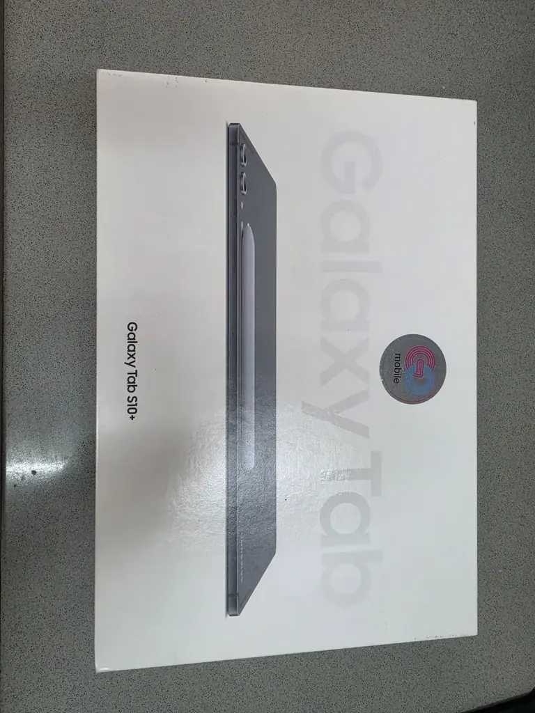 Samsung Galaxy Tab S10+ 256GB / 12GB RAM (SM-X820) + клавиатура и S-Pen