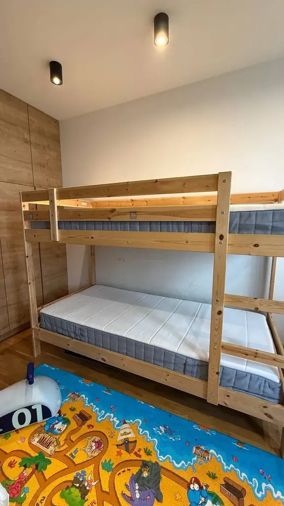 🛏 Продается: детская двухъярусная кровать IKEA MYDAL с двумя матрасами