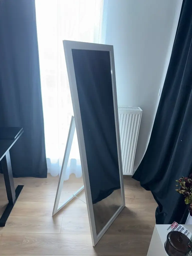 🏠 Продаются: мебель и зеркало в связи с переездом