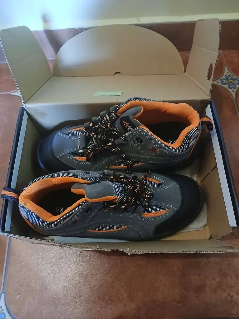 👟 Продаются: рабочие ботинки BHP, размер 40