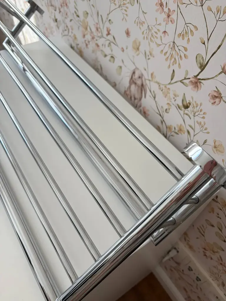 🛁 Продается: хромированная полка для полотенец