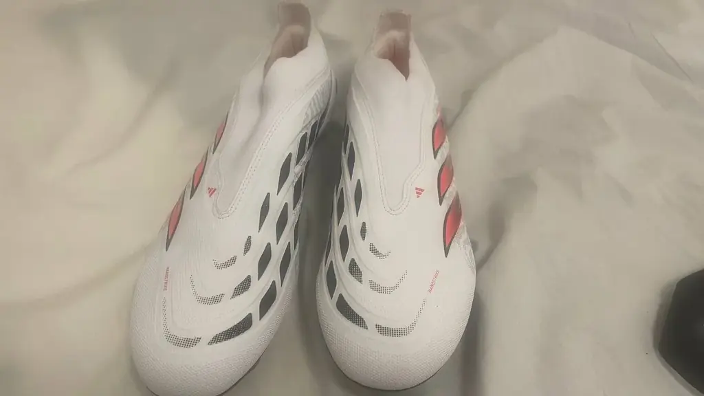👟 Продаются: новые бутсы, размер 43